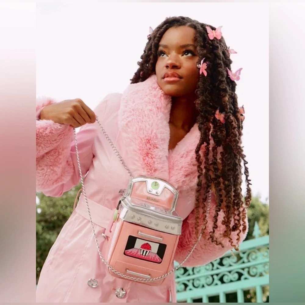 🩷 2pcs Betsey Johnson Kitsch L'Oven You crossbody purse & card holder pouch.
